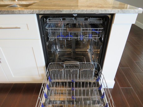 Kitchen & Appliances