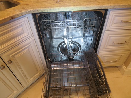 Kitchen & Appliances
